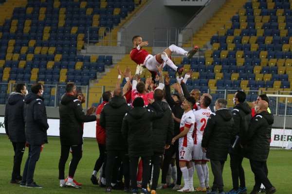 Antalyaspor'da Sidney Sam'dan 5 puanlık katkı 