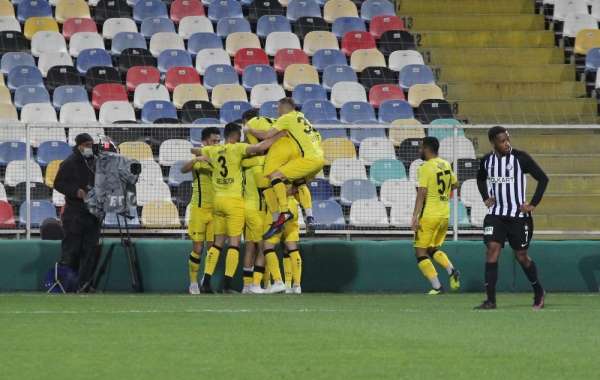 TFF 1. Lig: Altay: 1 - İstanbulspor: 3 