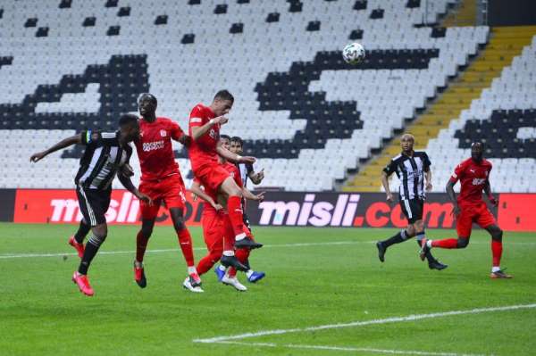 Beşiktaş, Sivasspor'a 1-0 mağlup oldu 