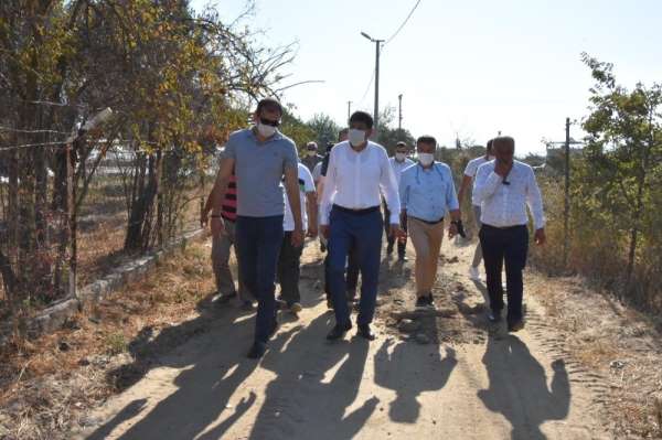 Aydın Büyükşehir ve Nazilli Belediyesi, Bozyurt Mahallesi'nde yol çalışmasına ba