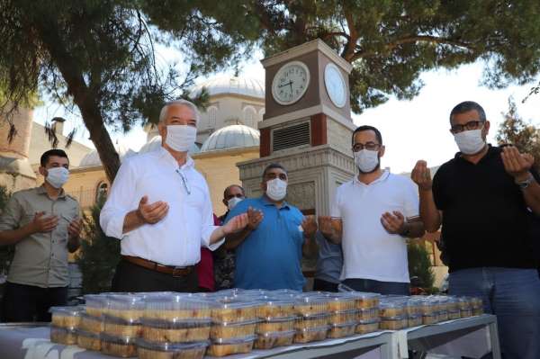 Saruhanlı Belediyesinden vatandaşlara aşure hayrı 