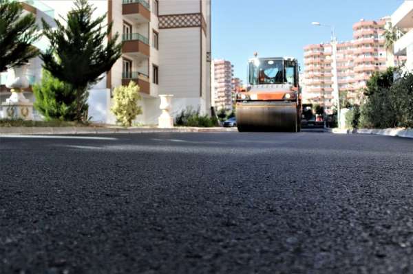 Mersin Büyükşehir Belediyesi, yol çalışmalarını aralıksız sürdürüyor 
