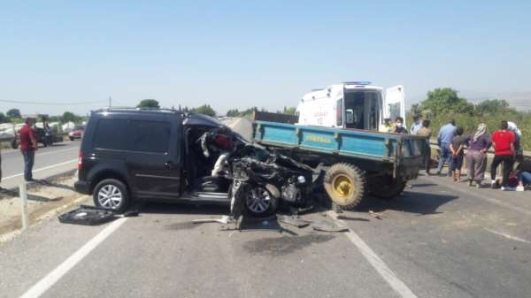 Alaşehir'de trafik kazası: 2 yaralı 