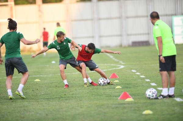 Mustafa Er, Bursaspor ile ilk antrenmanına çıktı 