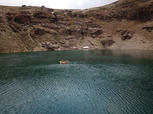 3 bin rakımda rafting keyfi 