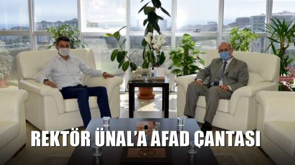 Rektör Ünal'a AFAD çantası 