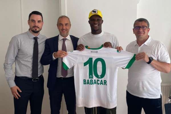 Alanyaspor, Babacar'ı renklerine bağladı 