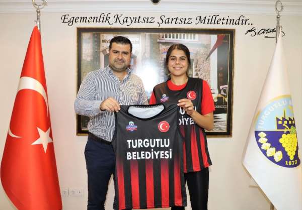 Turgutlu Belediyespor'a Amerika'dan transfer 