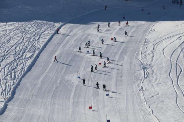 Hakkari'de 'Kayak İl Birinciliği' yarışması 