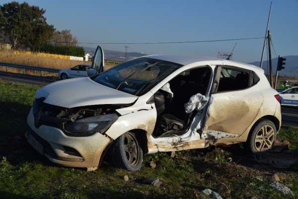 İzmir'de trafik kazası: 6 yaralı 