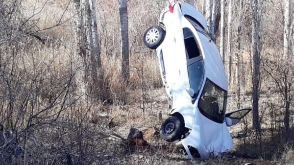 Kırıkkale'de ilginç trafik kazası, otomobil 'amuda' kalktı: 1 yaralı