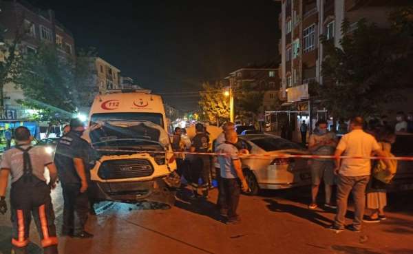 Başkent'te ambulans kaza yaptı: 3 sağlık çalışanı yaralı 