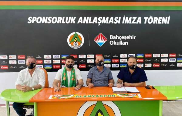 Alanyaspor'da stadyum sponsoru bu sene de değişmedi 