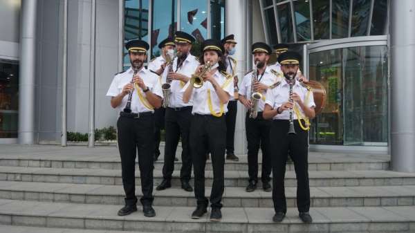 İzmit Belediyesi'nin yeni bando ekibinden her cuma müzik resitali 