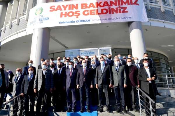 Bakan Karaismailoğlu'ndan Malatya Büyükşehir Belediyesi'ne ziyaret 