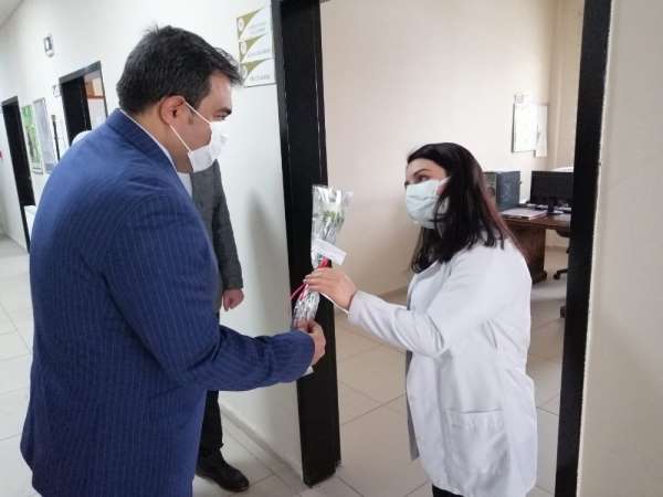 Diyadin Kaymakamı ve Belediye Başkan Vekili Balcı sağlık çalışanlarını unutmadı 