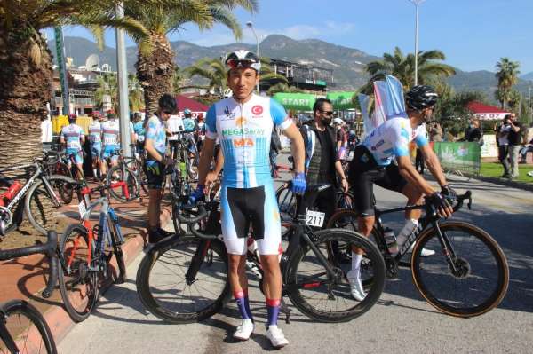 Alanya'da 16 ülkeden 170 sporcu pedal çevirdi