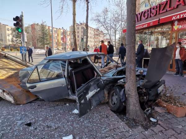 Kayseri'de sokağa çıkma kısıtlamasında feci kaza: 3 yaralı 