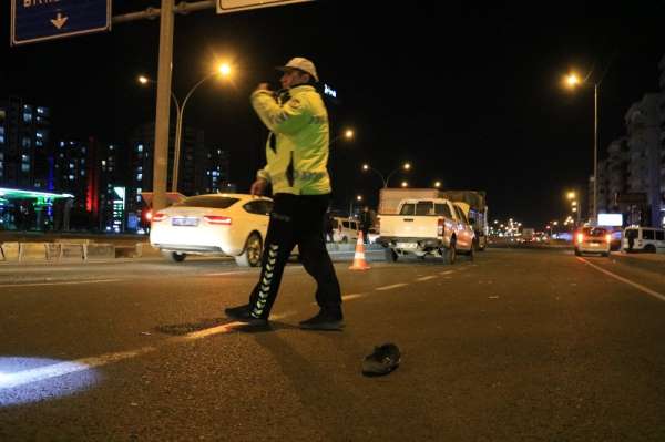 Diyarbakır'da kazaya giden polise otomobil çarptı: 3'ü ağır 6 yaralı