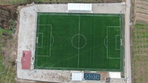 Çilimli futbol sahası tamamlandı 