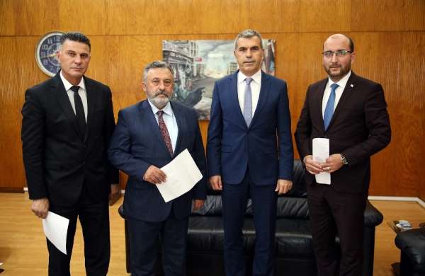 KKTC'de 3 Milletvekili Partilerinden istifa etti