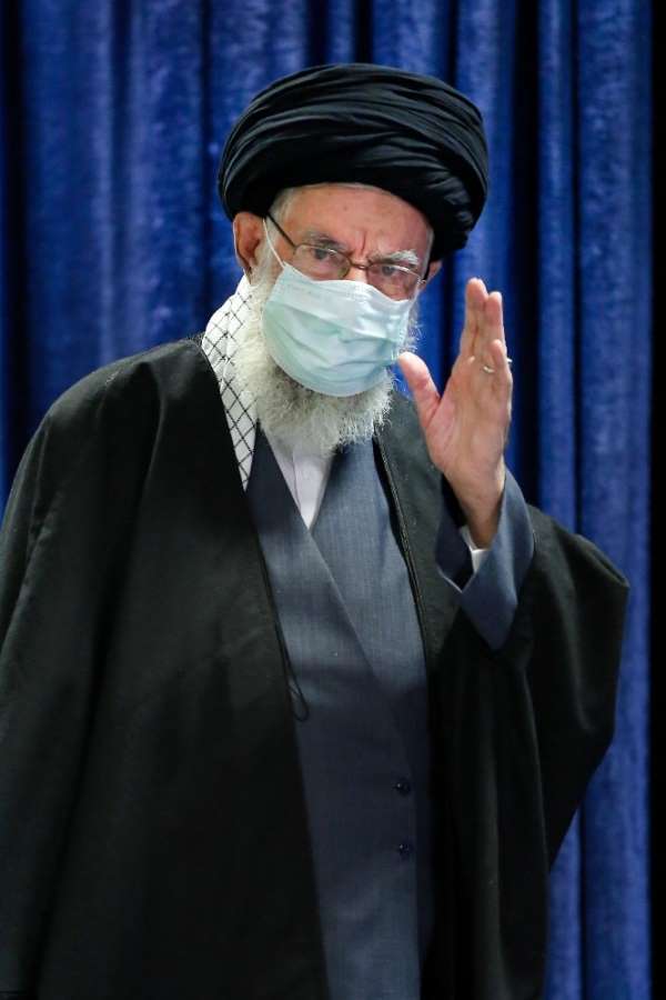 İran dini lideri Hamaney, ABD ve İngiltere'den korona virüs aşısı alımını yasakl