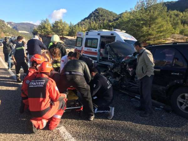 Seydikemer'de trafik kazası:1 yaralı 