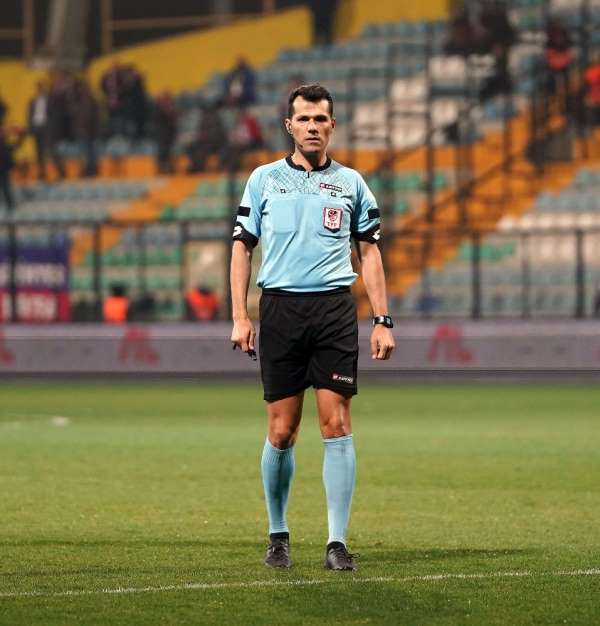 Kayserispor-Trabzonspor maçını Burak Şeker yönetecek 