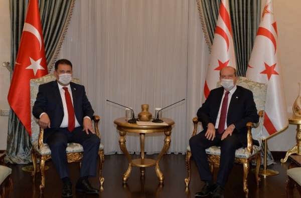 KKTC'de yeni kabine listesi Cumhurbaşkanı Tatar'a sunuldu