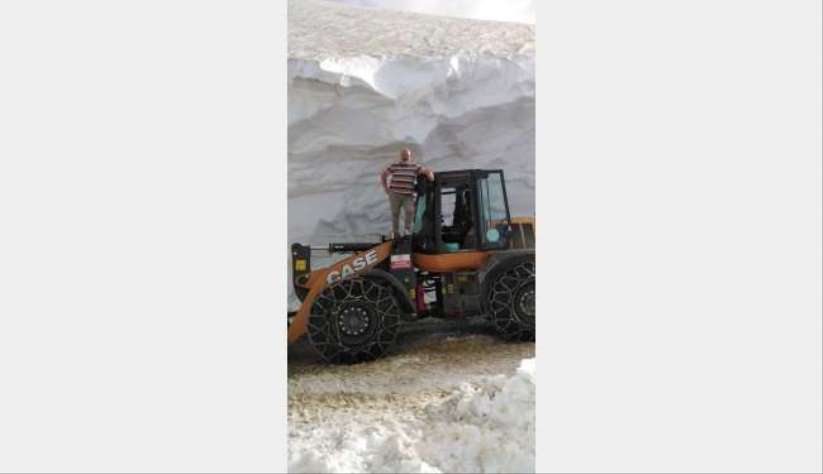 Artvin'de yayla yolları kar tüneli kazılarak ulaşıma açıldı