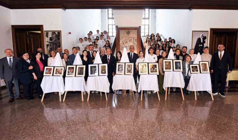Anadolu'nun ilk lisesinde öğrencilerin eserleri büyük beğeni topladı