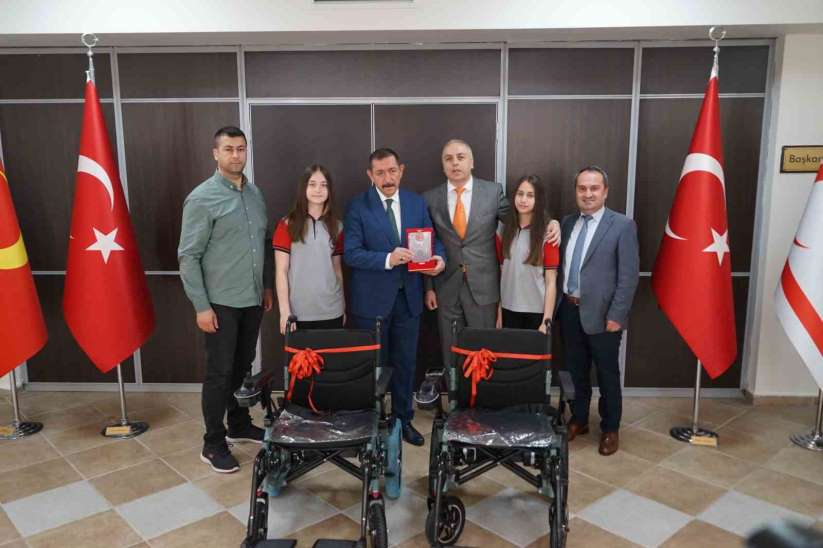 Öğrenciler, topladıkları atık yağlar ile engellilere umut oldu