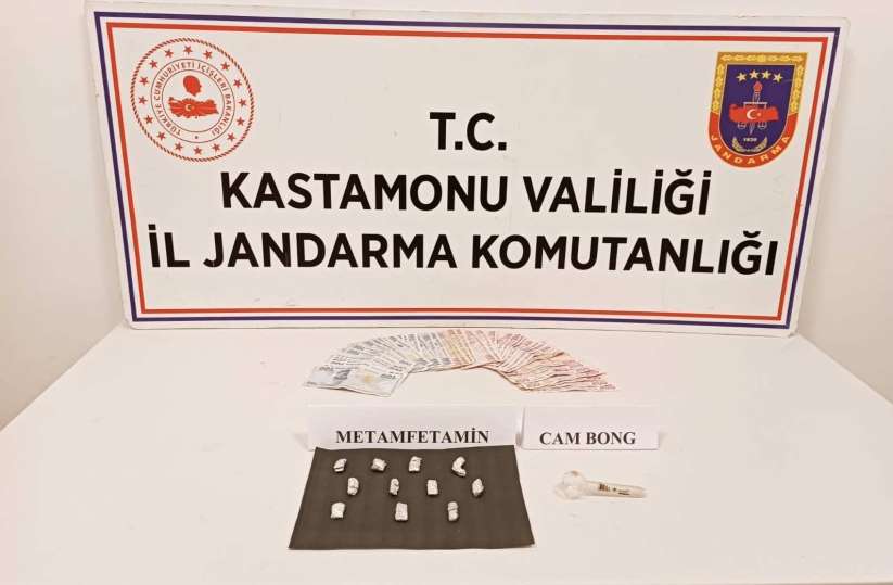 Kastamonu'ya getirdiği uyuşturucu maddeyi piyasaya sürmek isteyen şahıs gözaltına alındı