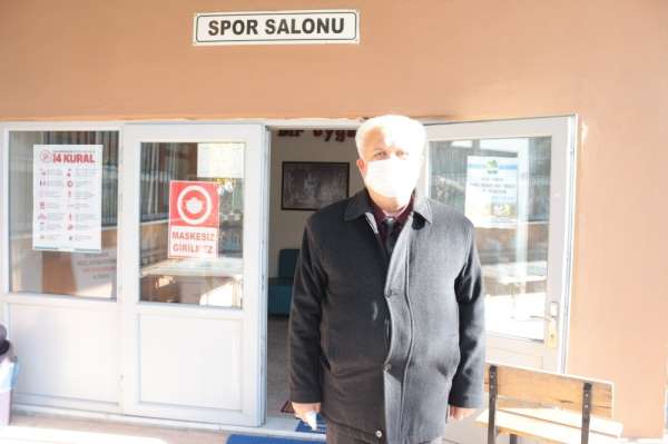 Balıkesir'de cuma namazı için spor salonları ibadete açıldı 