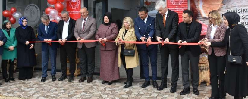 Girişimci kadınlara sebze ve meyve kurutma makinesi dağıtımı yapıldı