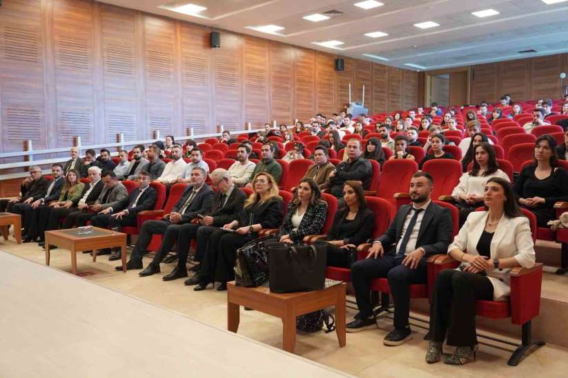 BARÜ'deki sempozyumda "Türkiye Yüzyılında Üniversite Gençliği" konuşuldu
