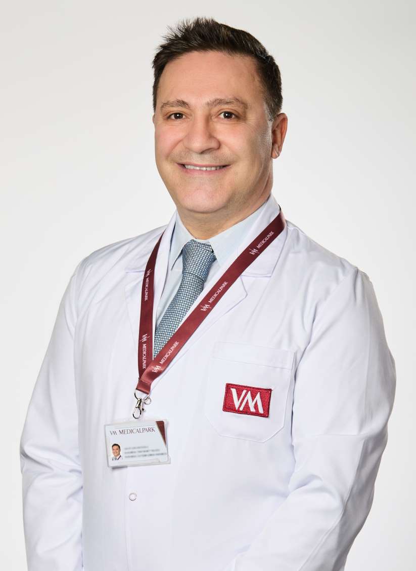 Göğüs Hastalıkları Uzmanı Prof. Dr. Şevket Özkaya, “Zatürre, tedavi edilebilen bir hastalık olmasına rağmen, tedavi edilmezse ölüme kadar giden kompl