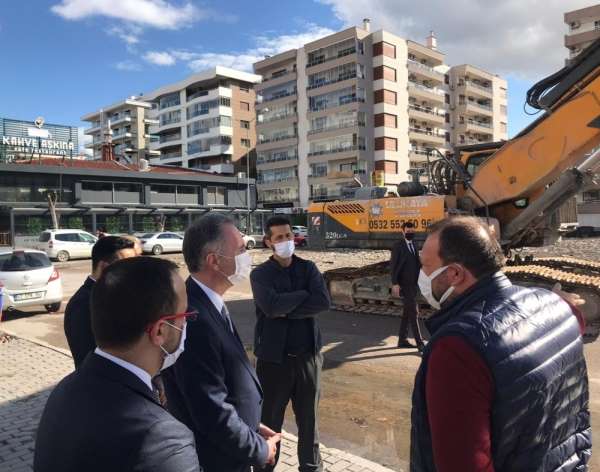 İnegöl Belediye Başkanı Alper Taban, İzmir depremi sonrası çalışmaları yerinde i