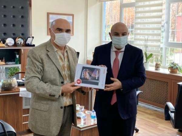 Keçiören Belediye Başkanı Altınok'tan uzaktan eğitime tablet desteği 