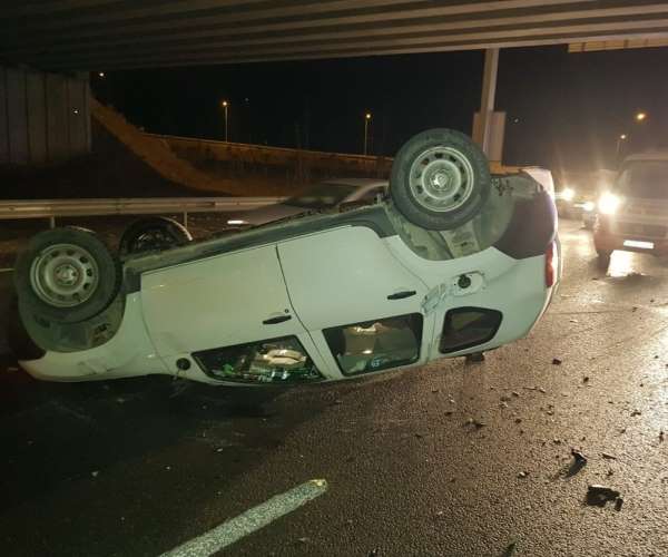 Aliağa'da trafik kazası: 3 yaralı - İzmir haber