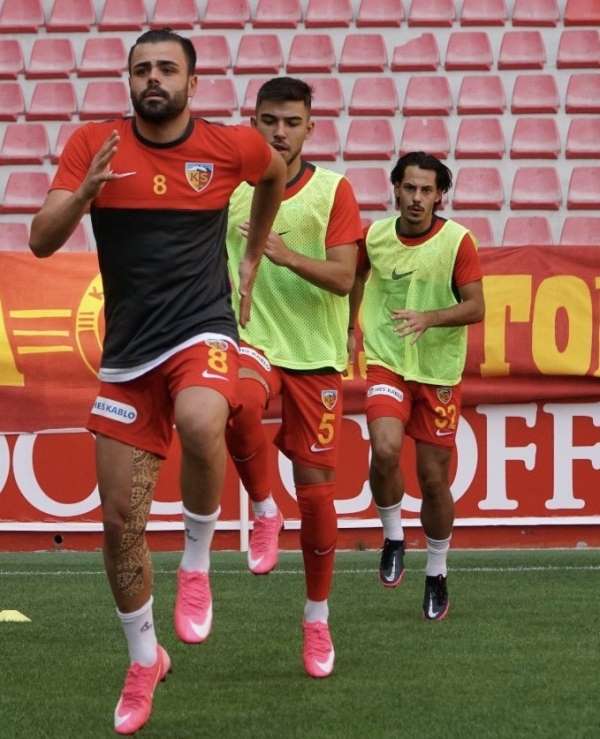 Kayserispor kaptanı Hasan Hüseyin Acar: 'Çok mutluyuz' 