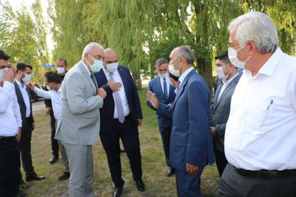 Ak Parti Aziziye Kongresi'nde belediye hizmetleri takdir gördü - Erzurum haber