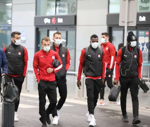 Sivasspor, İstanbul'a ulaştı