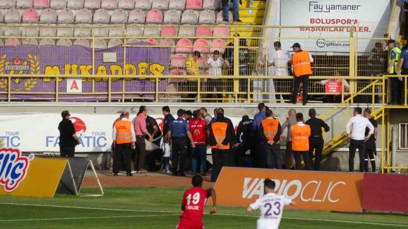 Taraftarlar arasında yaşanan arbedeye polis müdahalesi