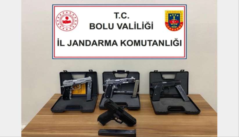Jandarma ekiplerinin şok uygulamasına takıldılar: 4 ruhsatsız tabanca ele geçirildi