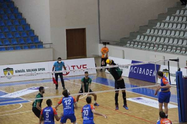 Efeler Ligi: Bingöl Solhan Spor: 0 - İnegöl Bld.: 3 