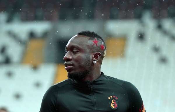 Mbaye Diagne kırmızı kart gördü 