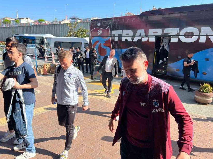 Trabzonspor, Fenerbahçe maçı için İstanbul'a gitti