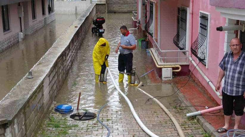 Tokat'ta sağanak hayatı felç etti, 27 iş yeri ve evleri su bastı