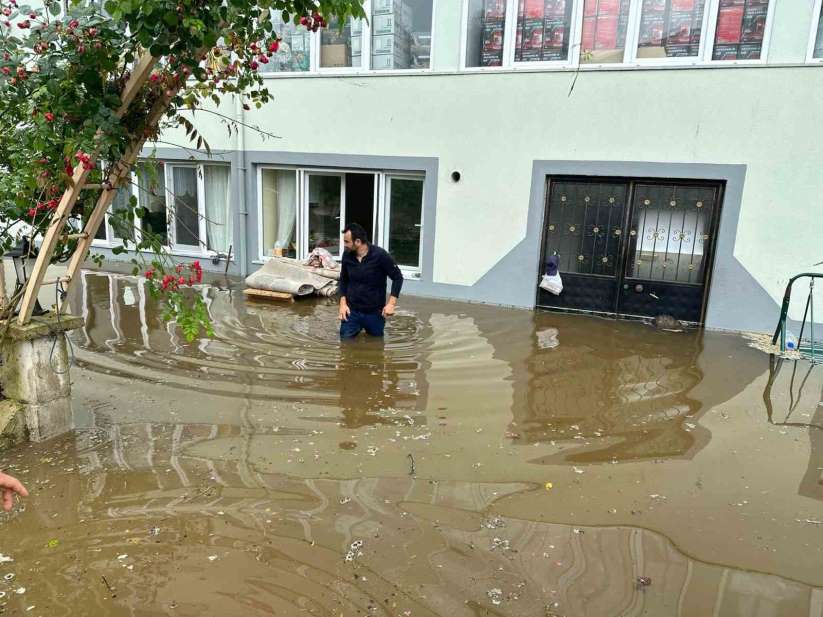 Ordu'da sel: Evler ve tarım arazileri sular altında kaldı